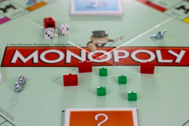 Buy sell and trade property on MONOPOLY